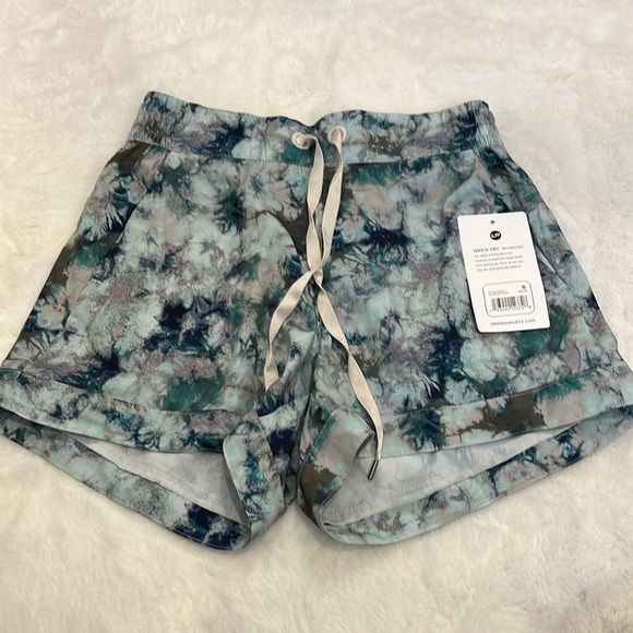 Unipro sports Qwik- dry tech moisture wicking short NWT 4” inseam size S - Picture 1 of 13